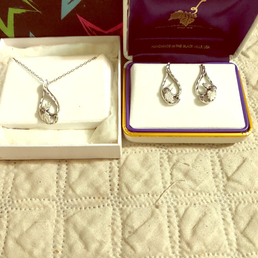 🌹GORGEOUS BLACK HILLS GOLD SET🌹🌹